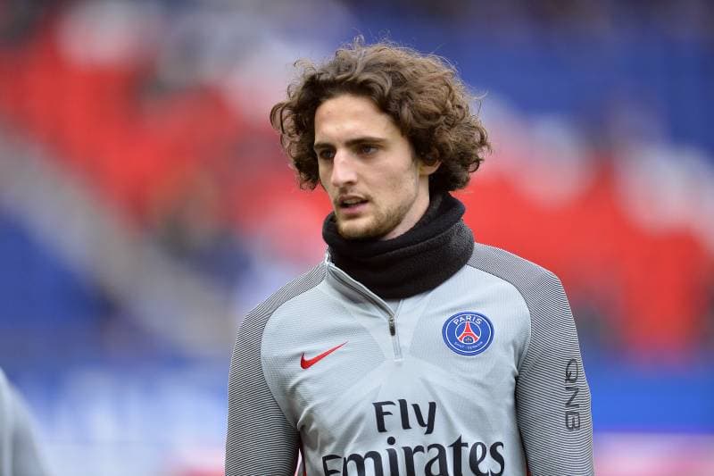 «Манчестер Юнайтед» предложил Адриану Рабьо 170 тысяч фунтов стерлингов в неделю, француз мечтает о «Ливерпуле»