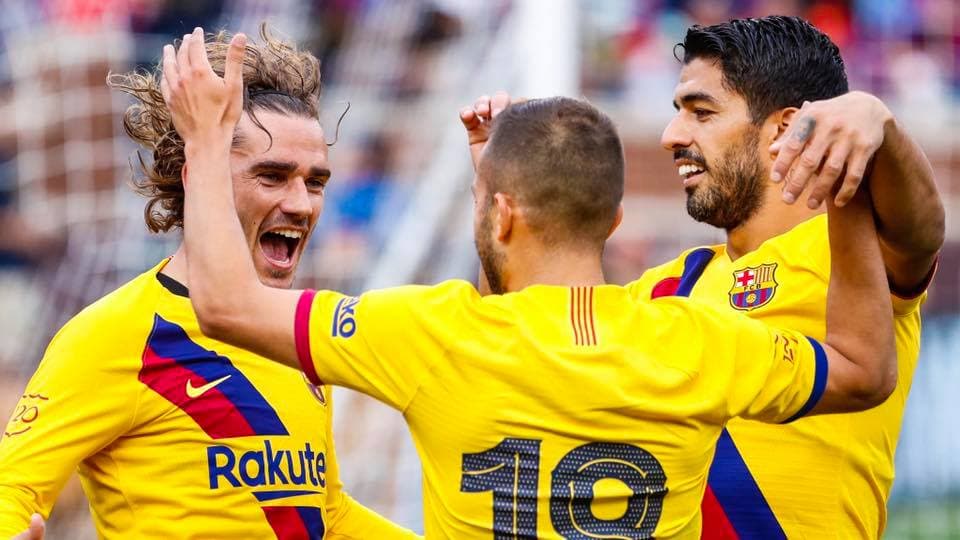 В первом матче испанской Примеры сезона-2019/20 "Атлетик Бильбао"  переиграл каталонскую "Барселону"