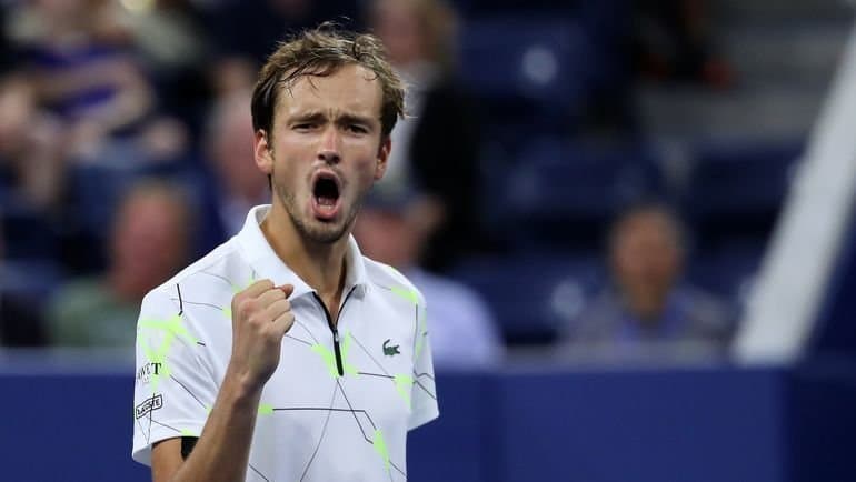 Даниил Медведев обыграл седьмую ракетку мира и вышел в финал «Мастерс» в Шанхае