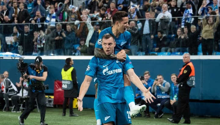 «Зенит» обыграл «Лион» благодаря голам Дзюбы и Оздоева
