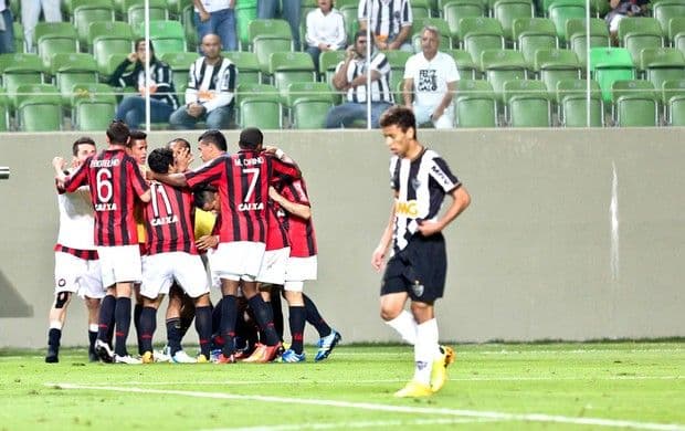 Атлетико Минейро-Атлетико Паранаэнсе