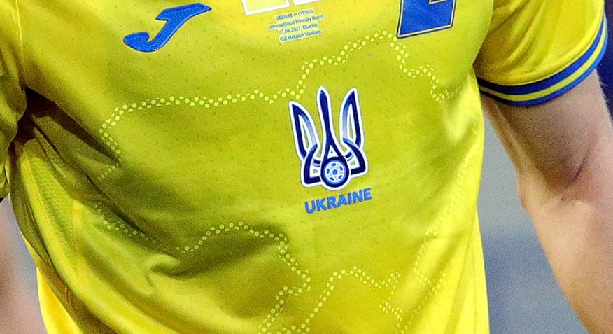 Сборная Украины уберет слоган «Героям слава!» с формы на Евро-2021 после запроса РФС