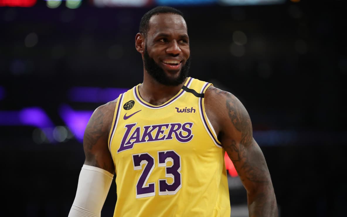 Леброн Джеймс поменял игровой номер