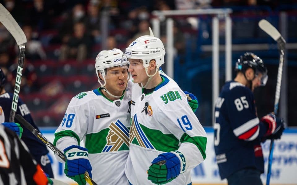 Салават Юлаев - Нефтехимик