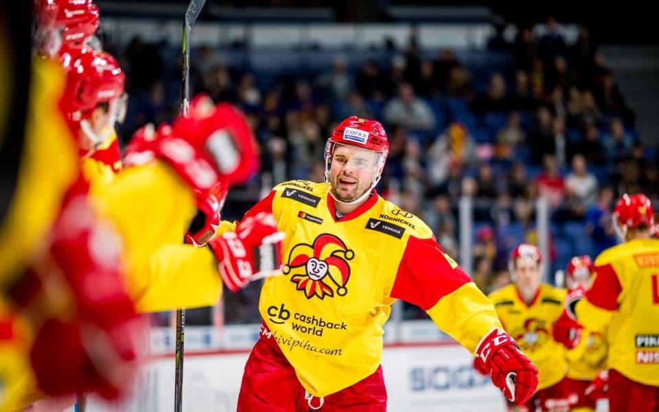 Адмирал - Йокерит