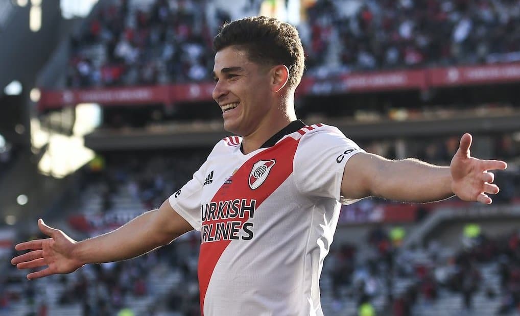 «Реал» и «Атлетико» поборются за лучшего бомбардира чемпионата Аргентины Хулиана Альвареса