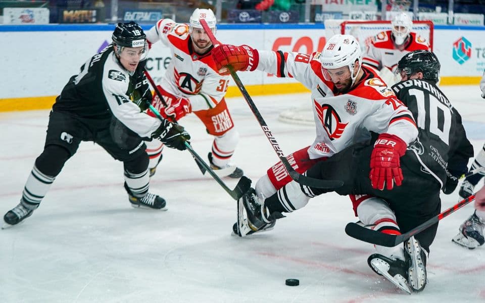 Автомобилист - Нефтехимик