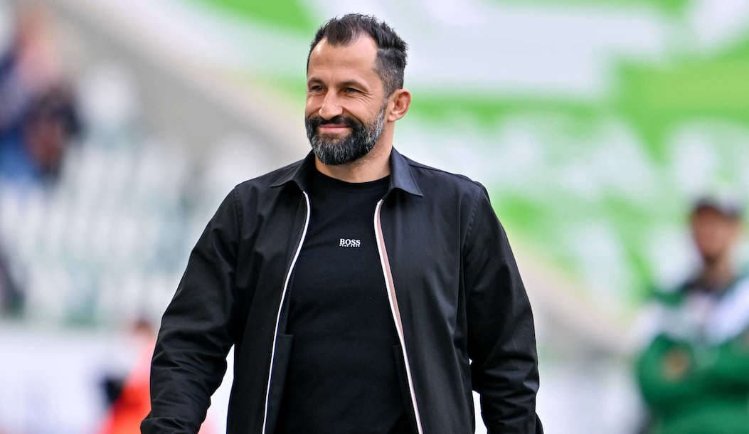 Спортивный директор «Баварии» прибыл в Турин за де Лигтом