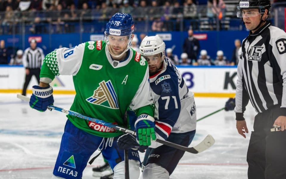 Салават Юлаев - Нефтехимик