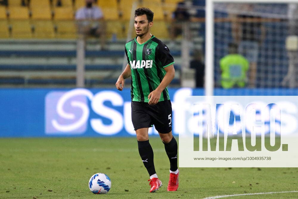 «Галатасарай» подписал защитника «Сассуоло» Айхана