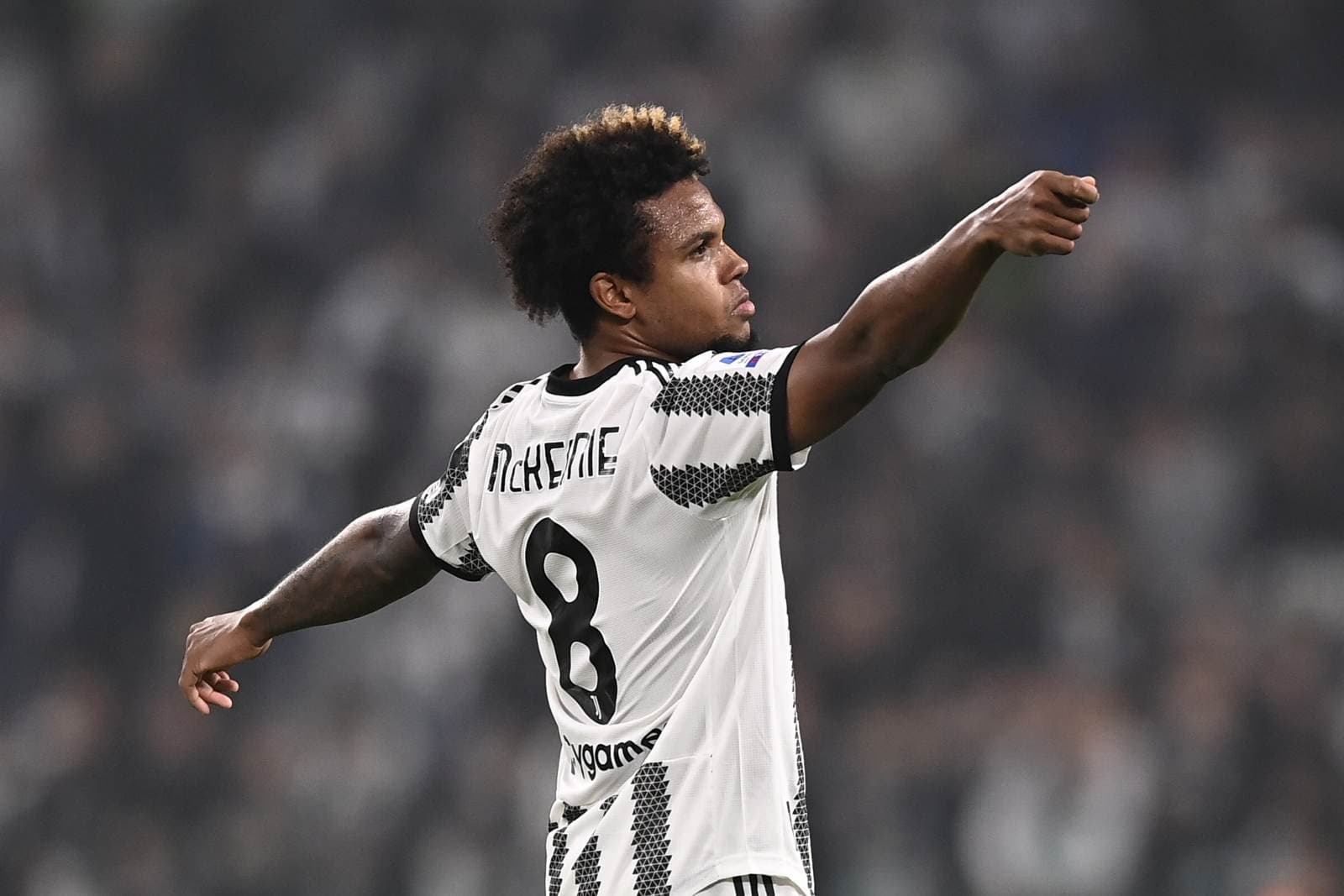 «Лидс» завершает сделку по трансферу хавбека «Ювентуса» Маккенни