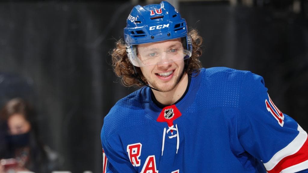 Артемий Панарин - первая звезда матча «Ванкувер» - «Рейнджерс», Кузьменко – вторая