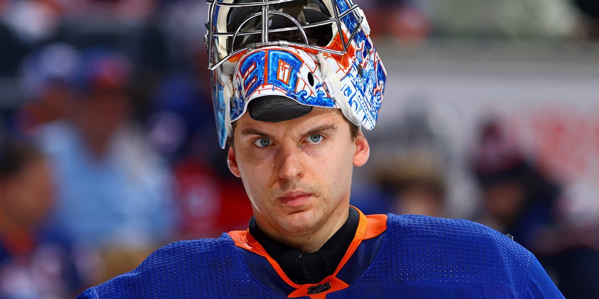 Улльмарк – лучший голкипер НХЛ, Сорокин - второй