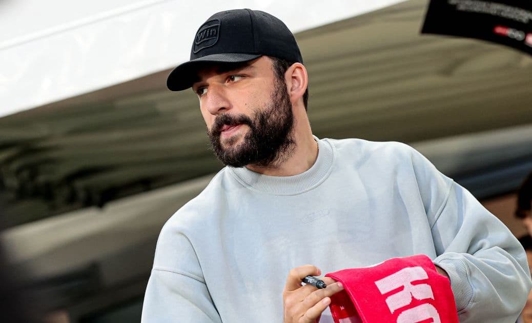 Хаджи: если Абаскаль думает, что Джикия не справляется в центре защиты, то оставь его слева, но не на лавку же сажать!