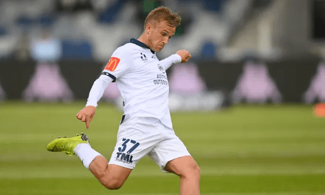 «Аделаида Юнайтед» фаворит в матче шестого тура австралийской Лиги А против «Макартура» 4 декабря