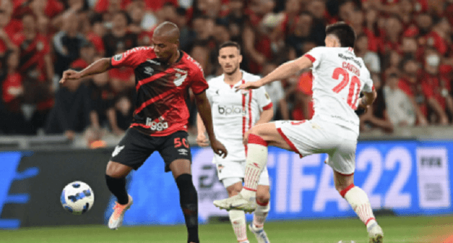 «Атлетико Паранаэнсе» обыграет «Сантос» в 37-м туре чемпионата Бразилии 4 декабря