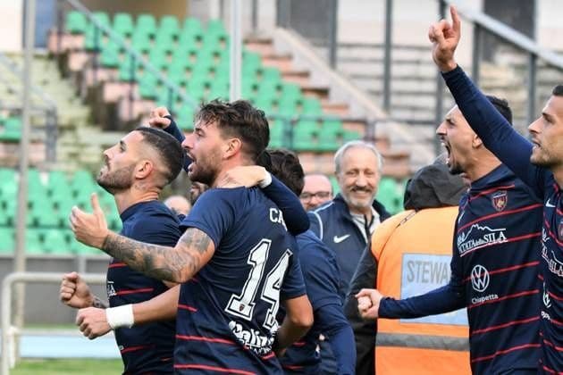 «Бари» – «Козенца»