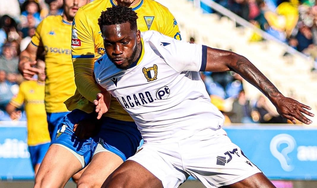 «Фамаликан» победит «Каса Пиу» в 34-м туре чемпионата Португалии 17 мая