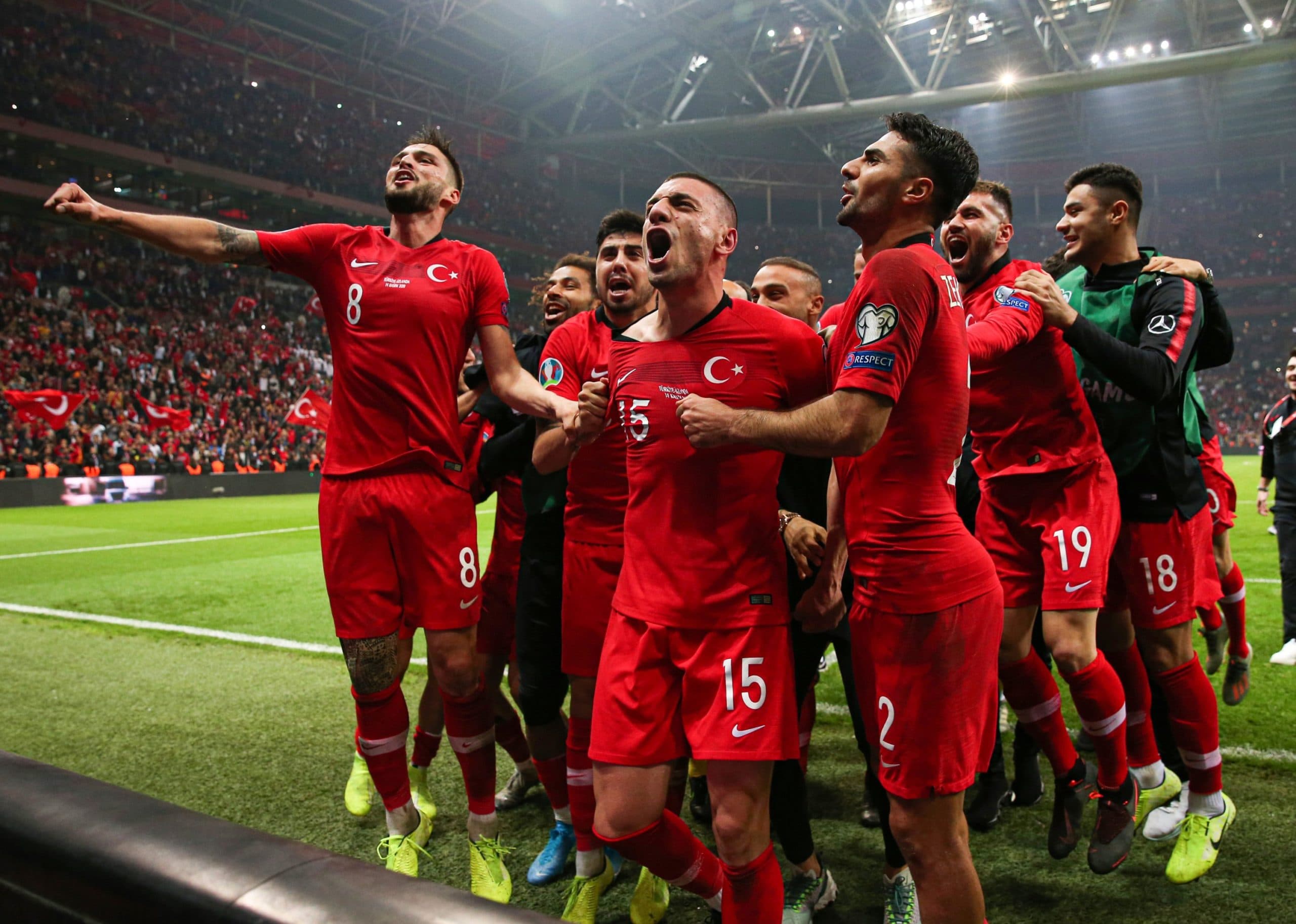 Дикме: Турция обыграет Нидерланды в результативном четвертьфинале Евро