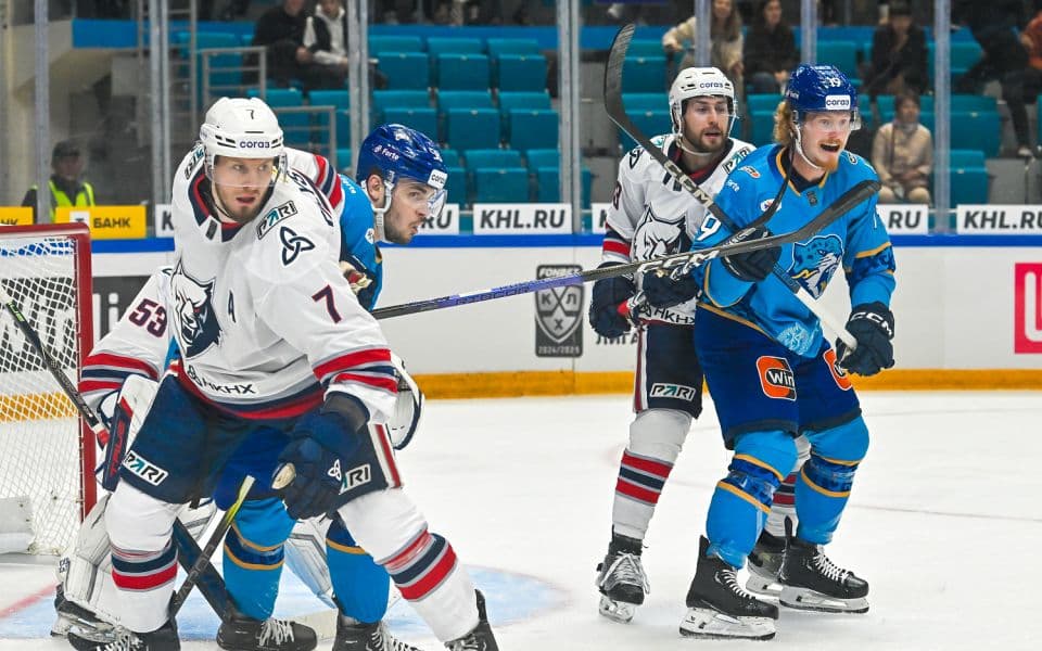 Авангард - Нефтехимик