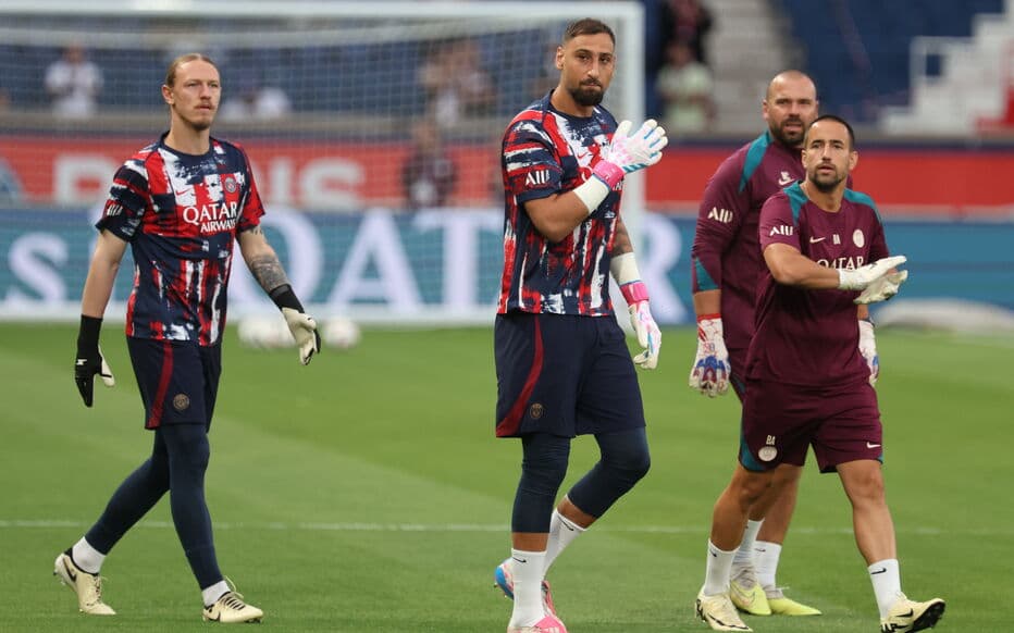 Тренер вратарей сборной России: Сафонов рассказывал, что у него очень хорошие отношения с Доннаруммой