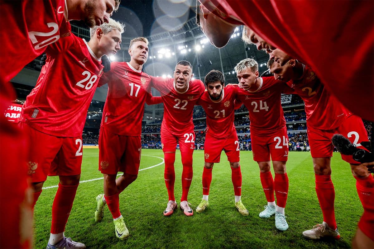 Защитник сборной России Сильянов: верим, что нас вернут, готовимся к официальным матчам в Европе