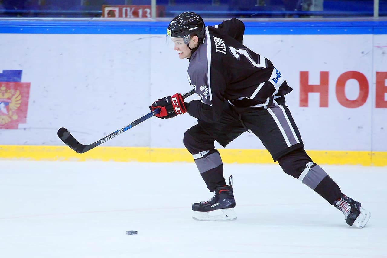 «Местные просят меня познакомить их с Путиным и Овечкиным»: как хоккеист из Тюмени попал в сборную Кувейта