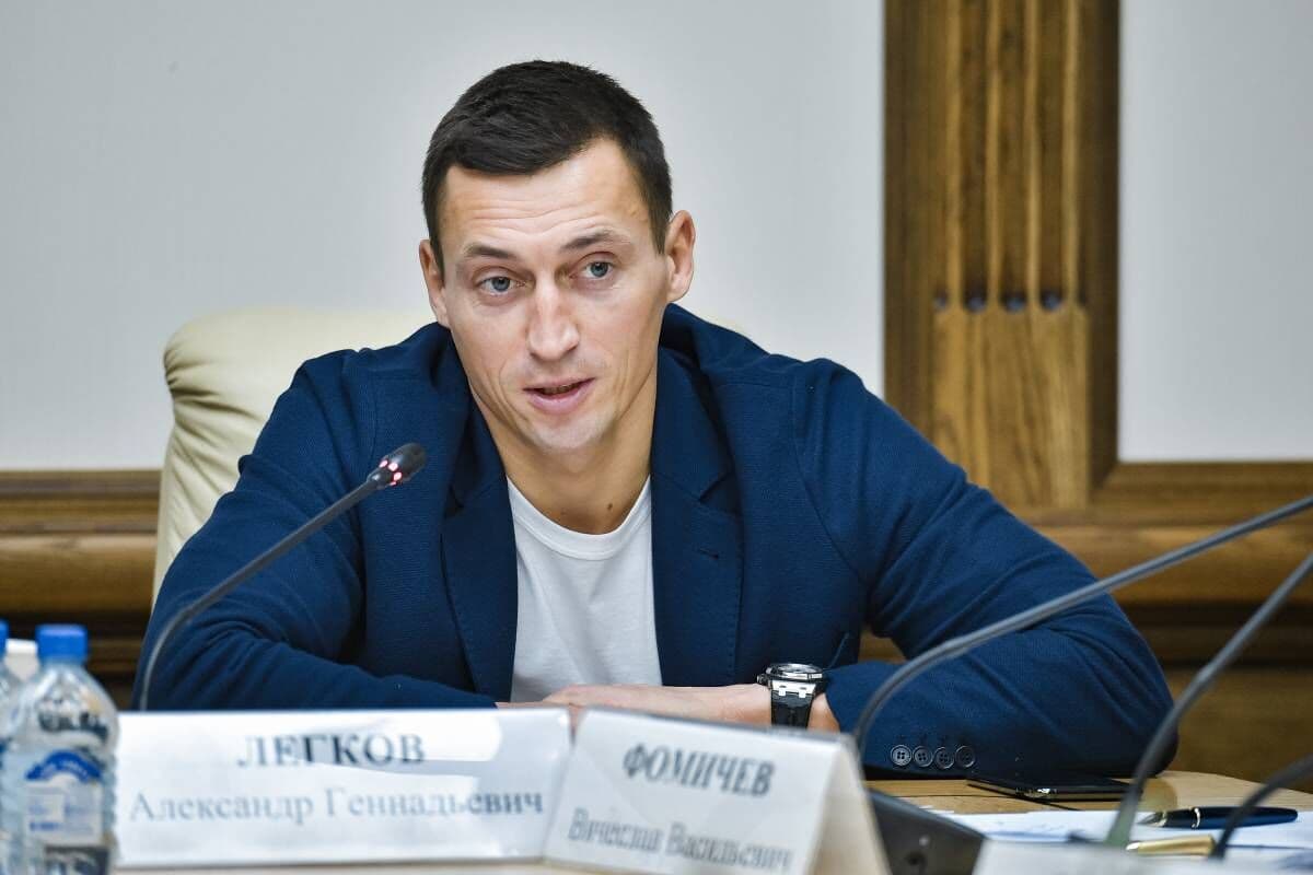 Олимпийский чемпион Легков: в Госдуме два процента спортсменов, что это, проблема?