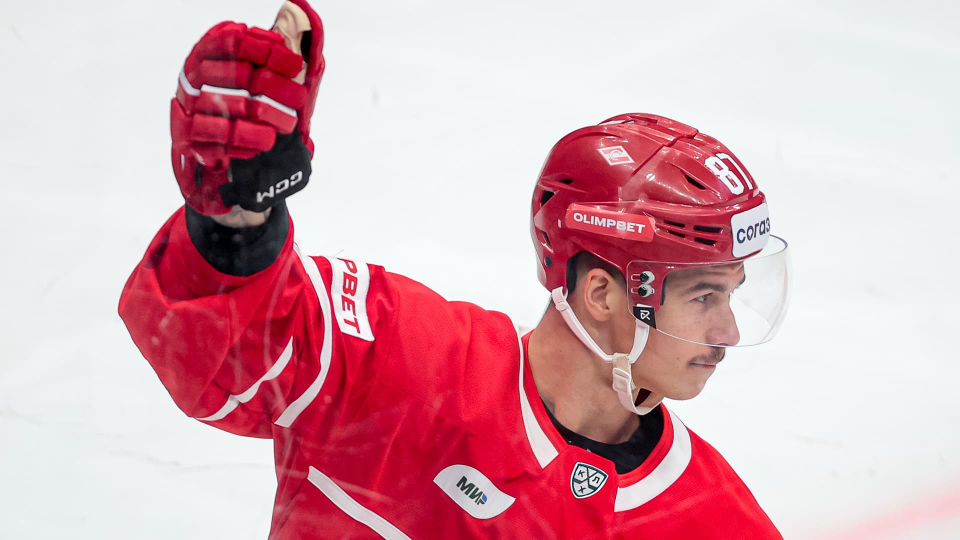 «Чемпионат»: Нападающие «Спартака» Голдобин и Локтионов близки к переходу в СКА