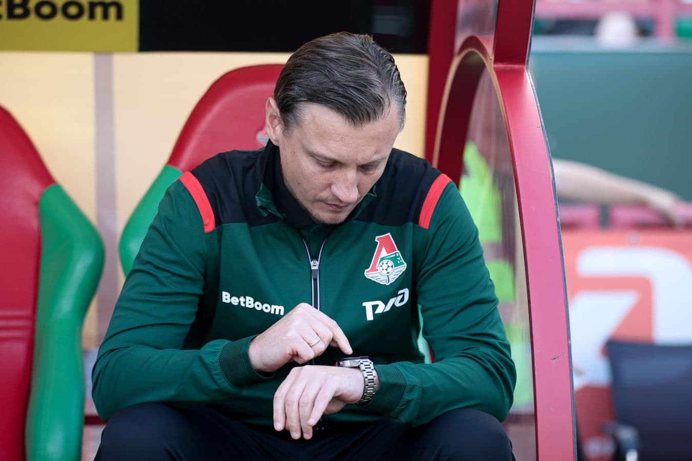 В «Локомотиве» заявили, что работу Галактионова оценят после окончания сезона