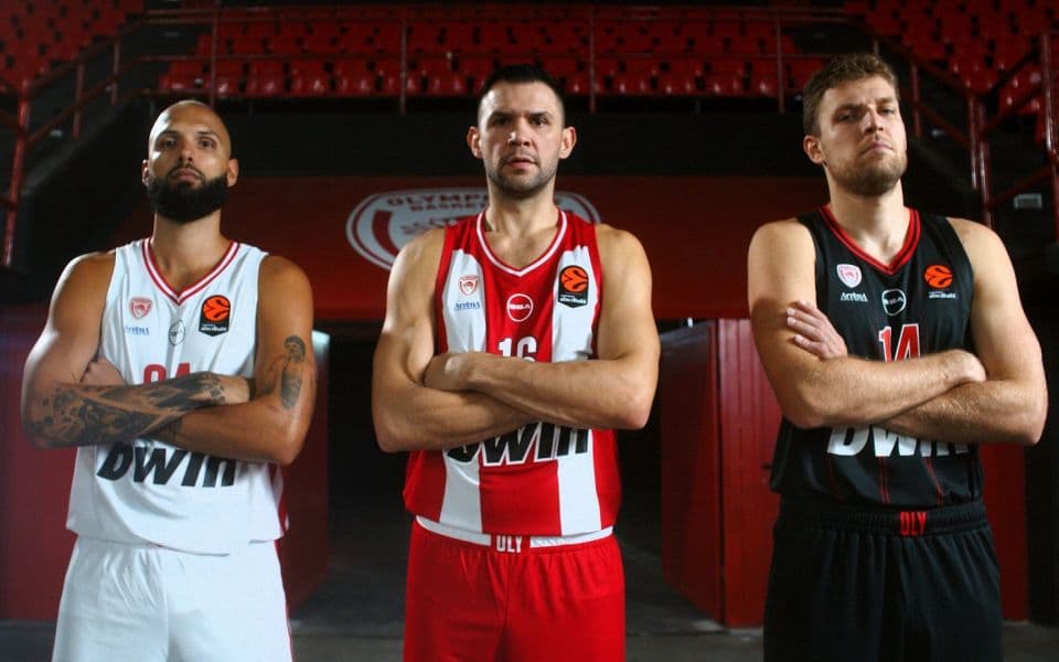 Олимпиакос-Анадолу Эфес