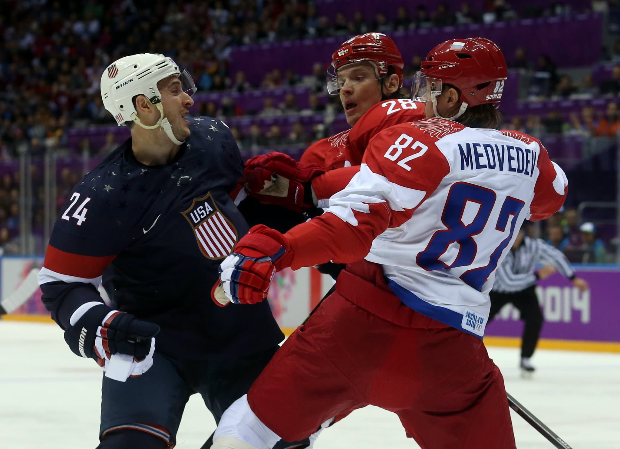 Хоккейный матч Россия - США. Фото: NYTimes