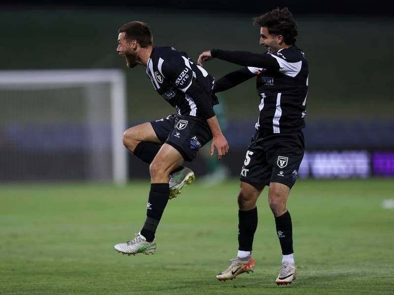 Макартур - Перт Глори