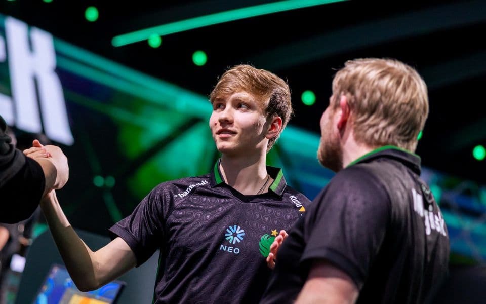 Team Spirit - Team Falcons 