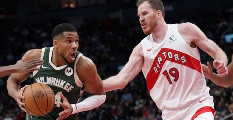 Милуоки Бакс-Торонто Рэпторс