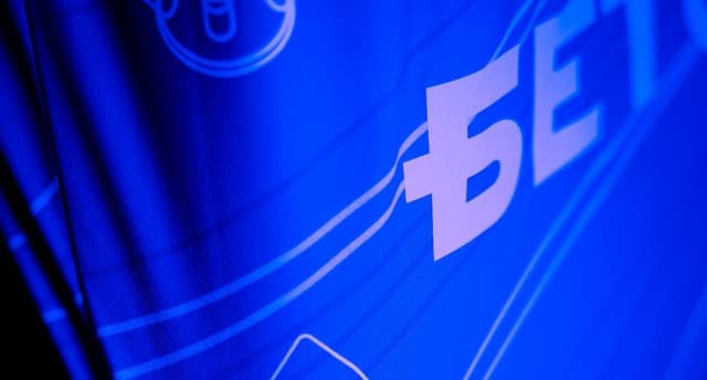 Махачкалинское «Динамо» сыграет с «Балтикой» в эксклюзивной форме с принтом «Морского боя»