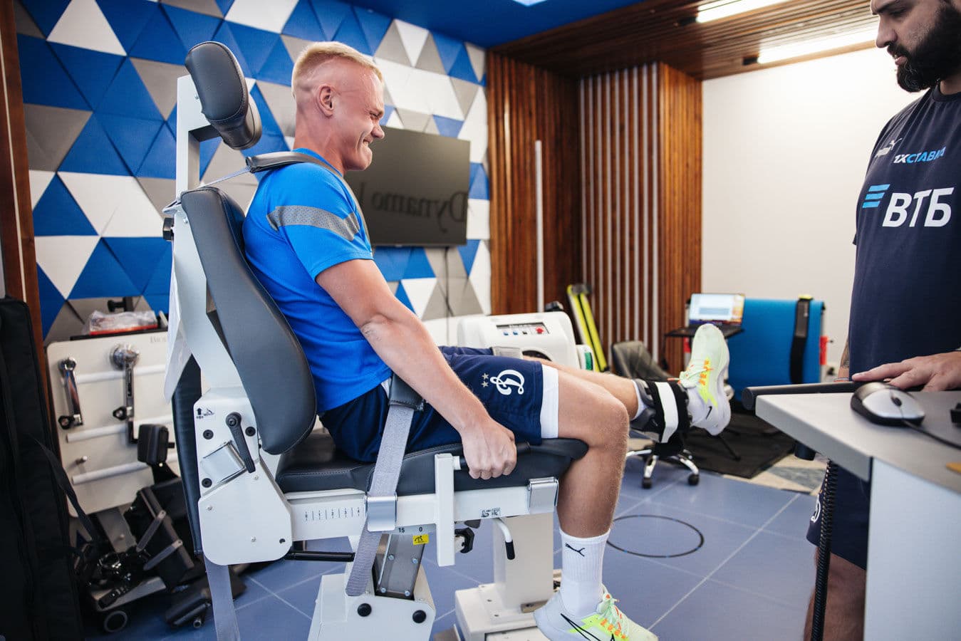 Агент Тюкавина - о восстановлении от травмы: Костя всегда режимил, пивка не пил