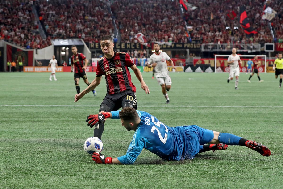 Овертайм в футболе. Экстра тайм в футболе. Миста Торонто футбол. Toronto FC.