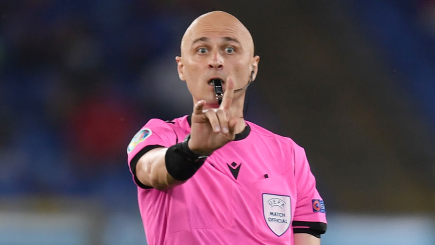 FIFA referee Сергей