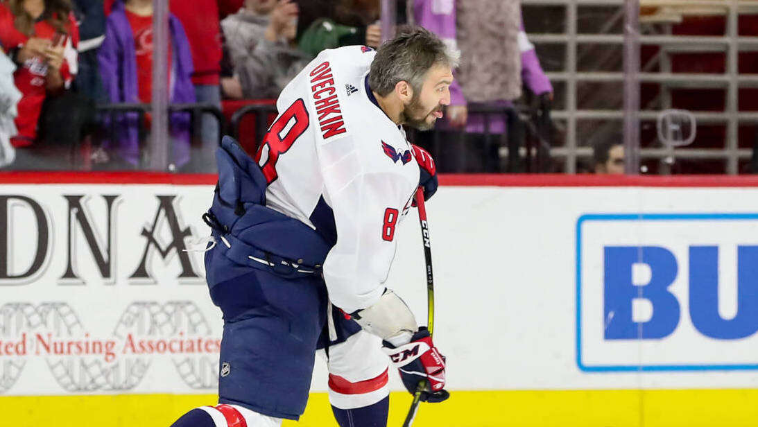 M sports ru hockey. Никлас Бэкстрем 2021. Евгений Кузнецов Вашингтон 2021. Овечкин Михаил Михайлович брат Александра Овечкина. Хоккейная команда медведи НХЛ Буффало.