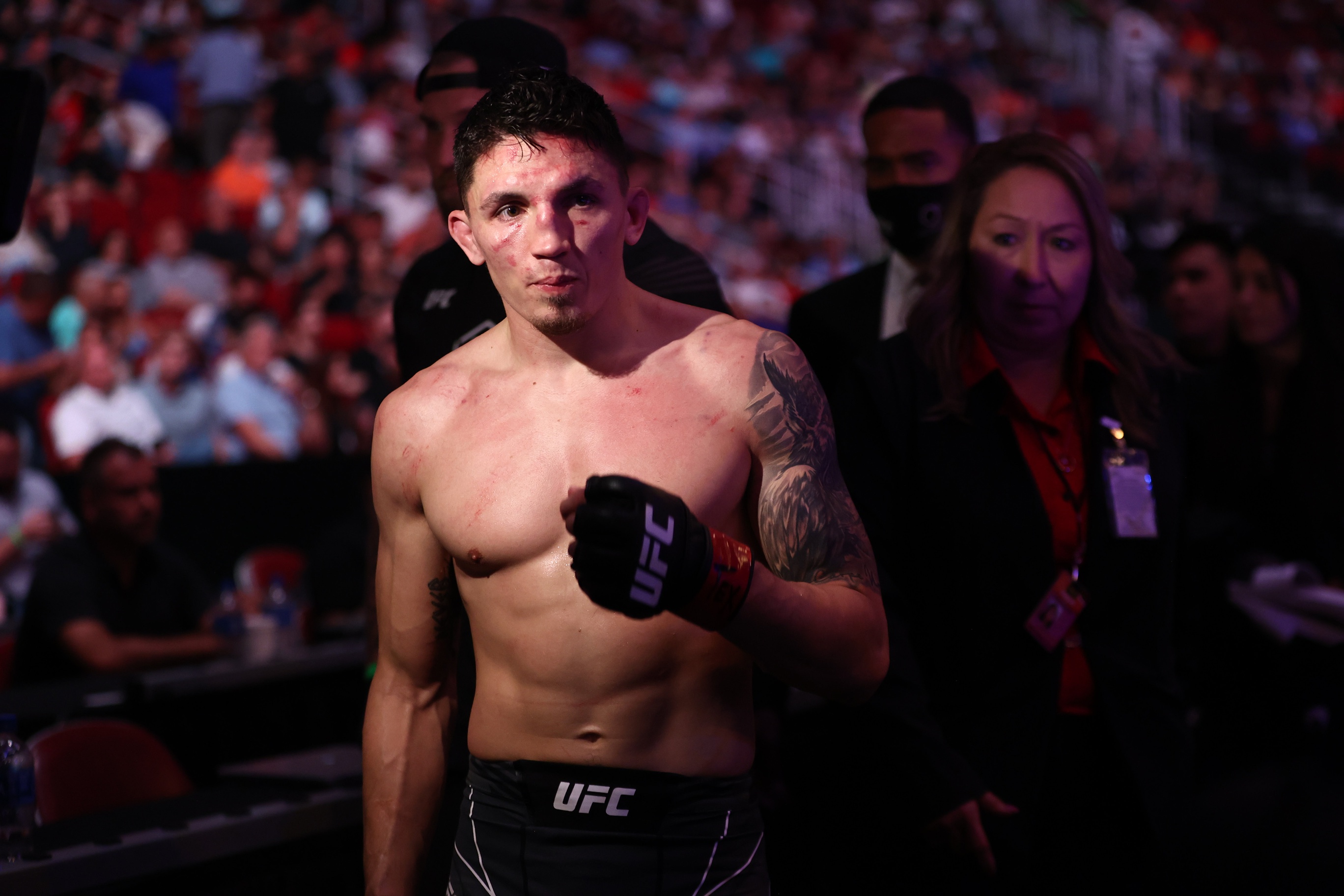 Винс моралес юфс. Смолка юфс. Винс моралес. Луис смолка боец. Винс моралес.