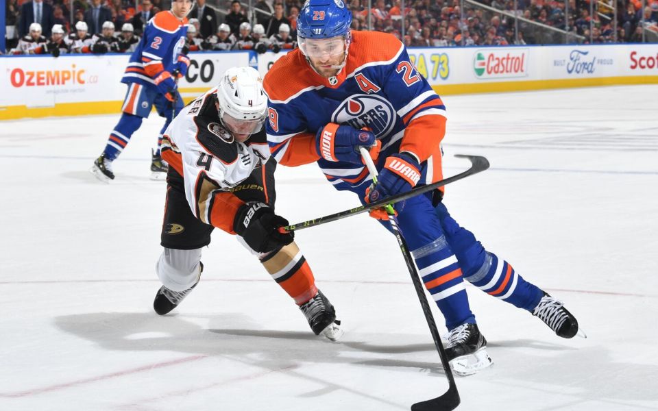 Эдмонтон лос анджелес. NHL Edmonton Oilers матчи. Команды НХЛ. Лос Анджелес Эдмонтон. Хоккеист ставка.