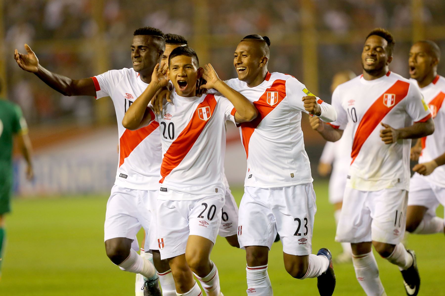 Vs peru. Сборная Перу по футболу. Peru National Football Team. Сборная Перу по футболу расстановка. Regatos Club Peru.